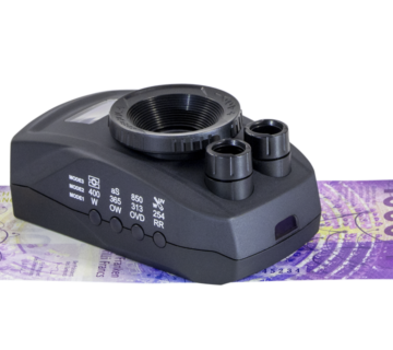 Regula 1031 Handheld Device for Quick On-Site Document Checks