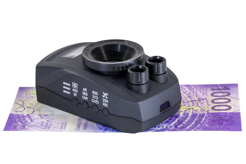 Regula 1031 Handheld Device for Quick On-Site Document Checks